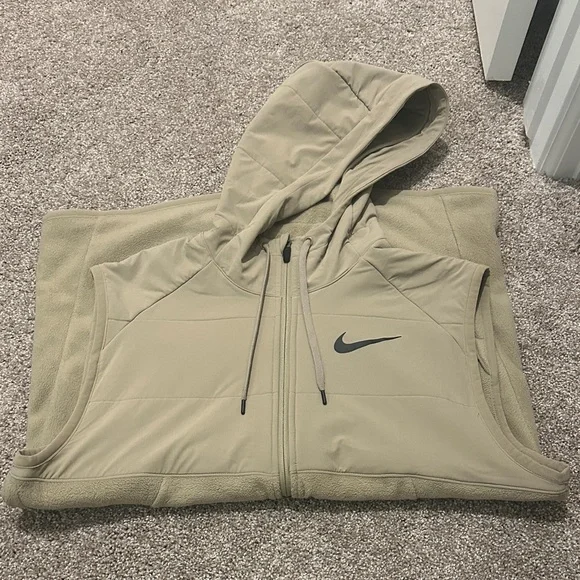 Nike Golf Hooded Vest - Picture 1 of 5